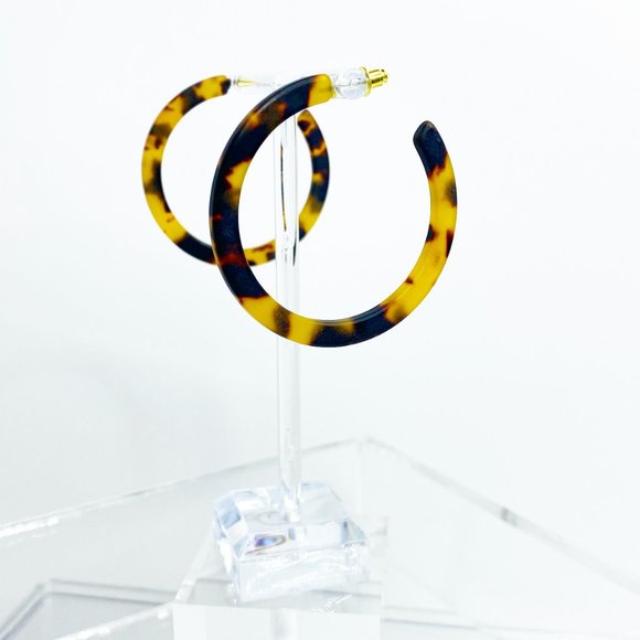 Tortoise Shell Hoop Earrings - Picture 3 of 3